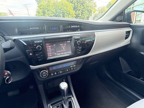 Used 2014 Toyota Corolla LE FWD image 24