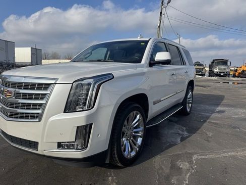 Used 2018 Cadillac Escalade Luxury w/ LPO, Radiant Package image 2