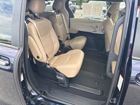 Used 2024 Toyota Sienna Limited AWD/4WD image 27