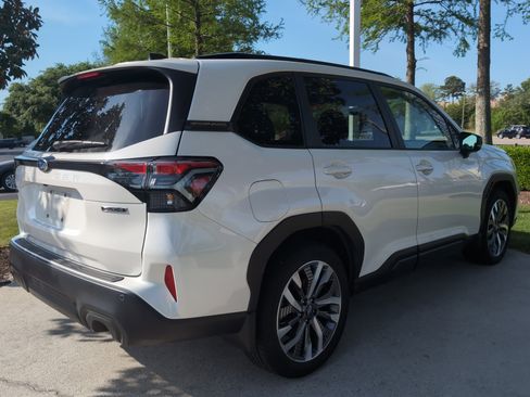 Used 2025 Subaru Forester Touring image 8