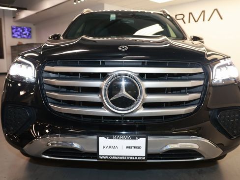 Used 2024 Mercedes-Benz GLS 450 4MATIC image 2