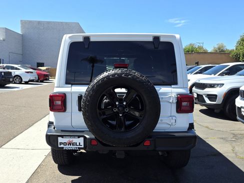 Used 2021 Jeep Wrangler Unlimited Sahara AWD/4WD image 4