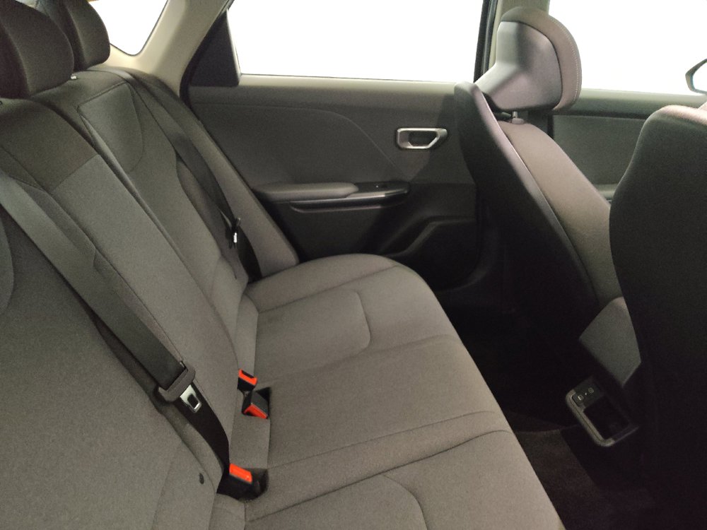 Used 2025 Kia K4 FWD image 19