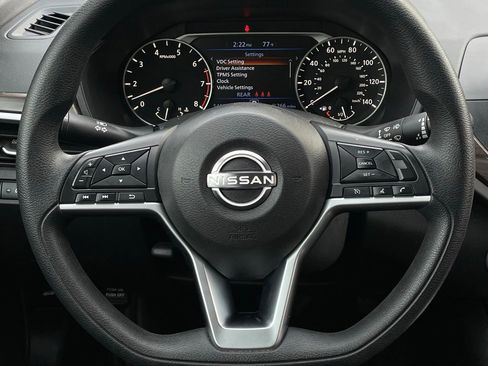 Used 2024 Nissan Altima 2.5 SV FWD image 12