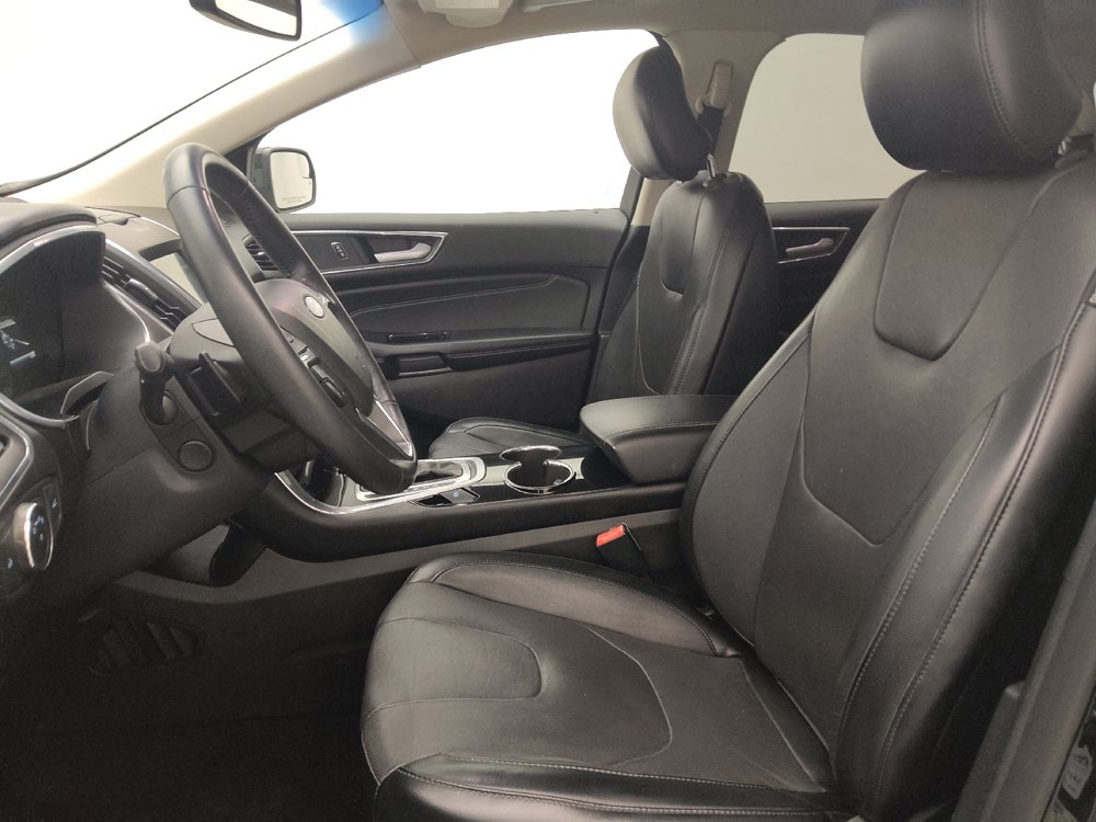 Used 2018 Ford Edge Titanium w/ Equipment Group 301A FWD image 17