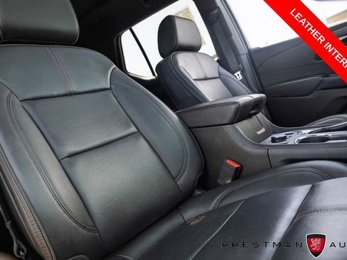Used 2023 Chevrolet Traverse RS w/ LPO, Floor Liner Package AWD/4WD image 4