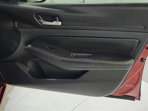 Certified 2024 Nissan Altima 2.5 SV FWD image 30