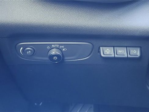 Used 2023 Buick Envision Avenir image 37