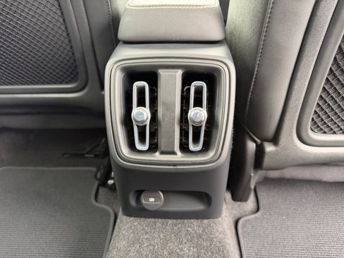 Used 2023 Volvo C40 P8 Recharge Plus AWD/4WD image 40