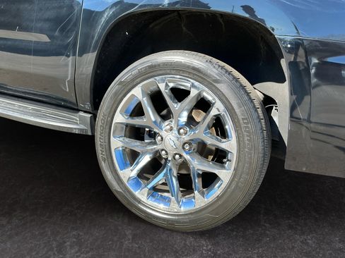 Used 2019 Chevrolet Suburban Premier image 9