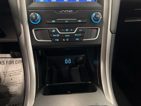 Used 2020 Ford Fusion SE image 27