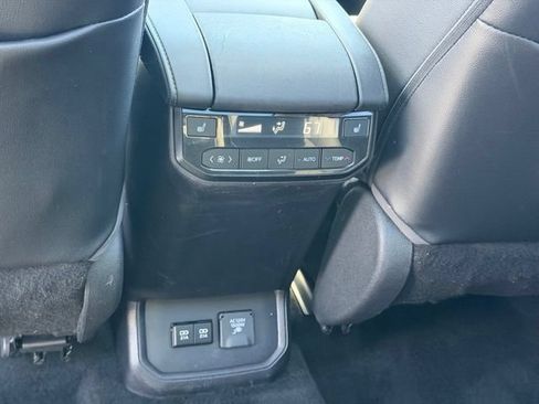 Used 2021 Toyota Highlander Platinum AWD/4WD image 19