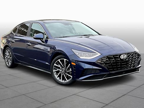 Used 2020 Hyundai Sonata Limited w/ Cargo Package FWD image 3