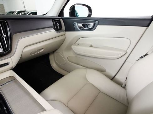 Certified 2023 Volvo XC60 B5 Plus w/ Climate Package AWD/4WD image 7