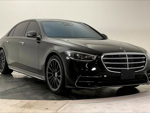 Used 2023 Mercedes-Benz S 500 4MATIC w/ AMG Line image 2