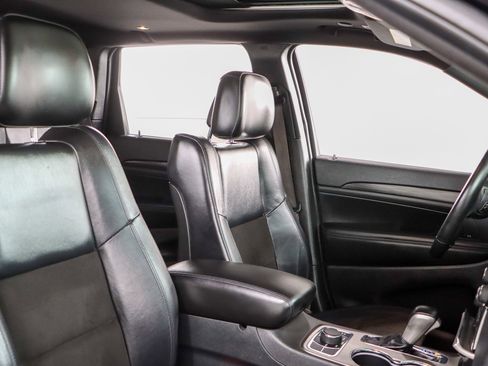 Used 2020 Jeep Grand Cherokee Altitude image 27