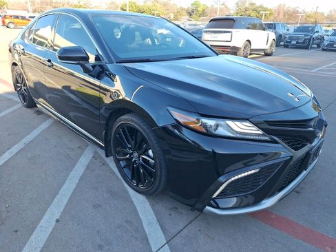 Used 2023 Toyota Camry XSE image 8