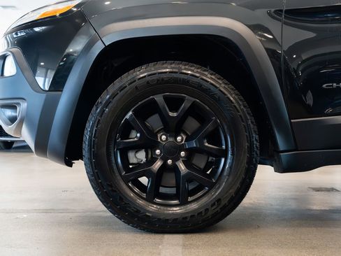 Used 2015 Jeep Cherokee Trailhawk w/ Comfort/Convenience Group image 7