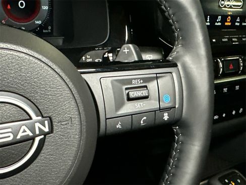 Used 2023 Nissan Pathfinder Platinum image 23