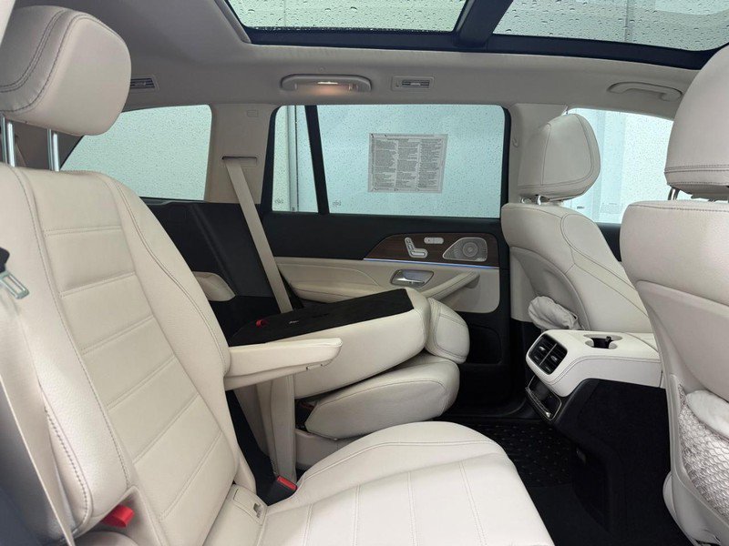 Certified 2026 Mercedes-Benz GLS 450 4MATIC image 5