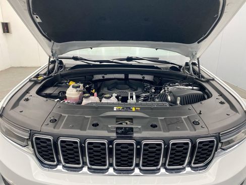 Used 2023 Jeep Grand Cherokee 4WD 4xe image 11