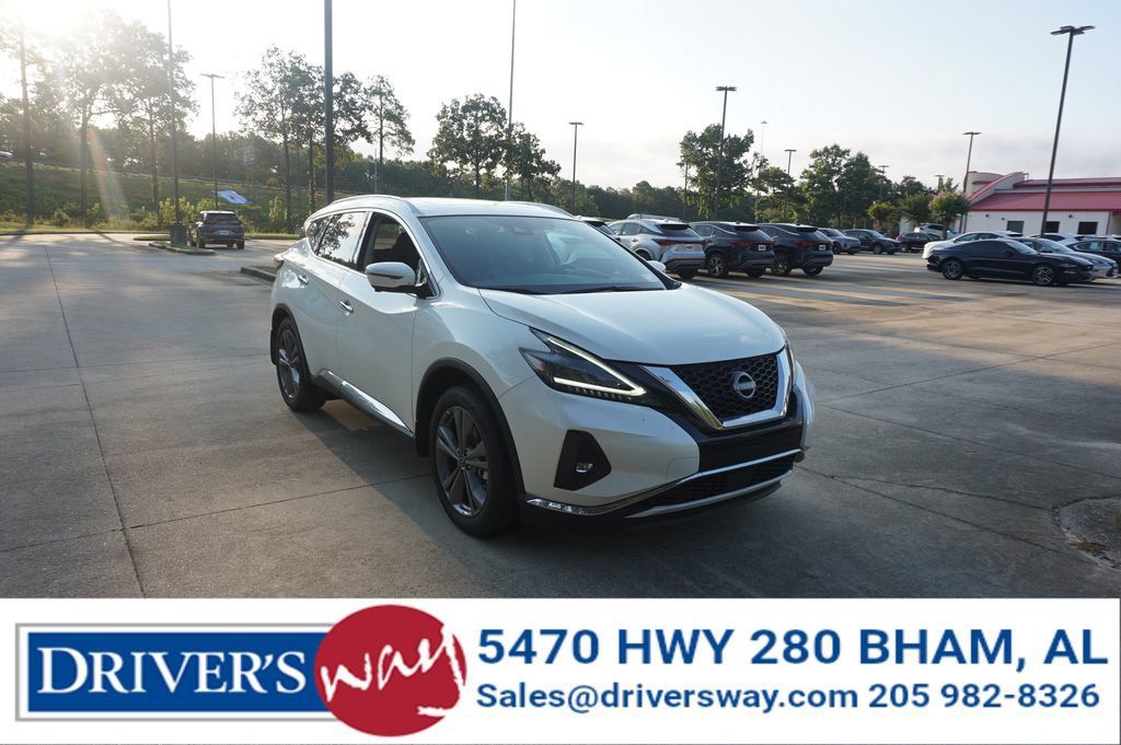 Used 2024 Nissan Murano Platinum w/ Cargo Package FWD image 1