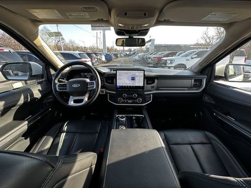 Certified 2022 Ford Expedition XLT image 16