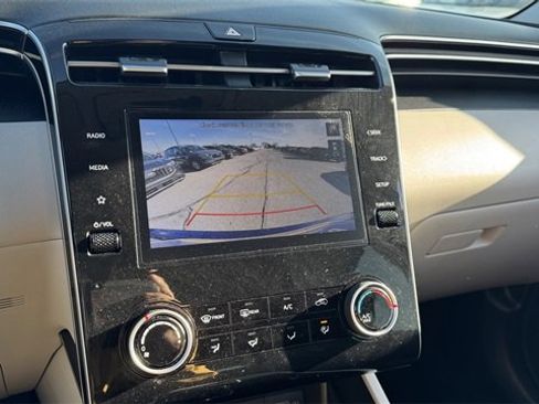 Used 2023 Hyundai Tucson SE image 25