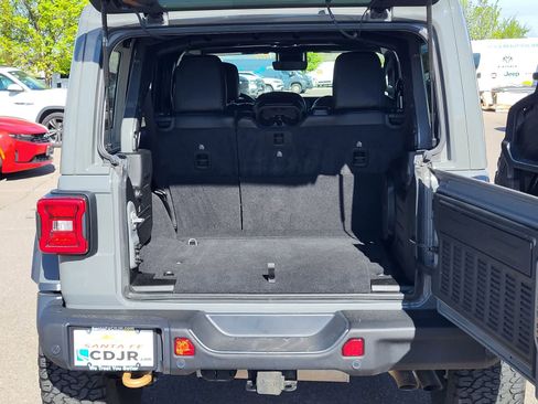 Used 2022 Jeep Wrangler Unlimited Rubicon w/ Xtreme Recon 35" Tire Package image 30