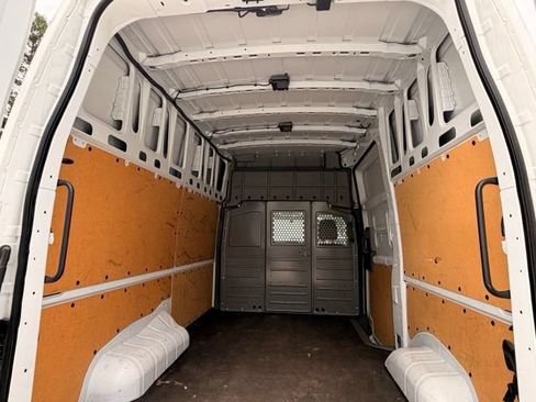 Used 2021 Nissan NV 2500 SV w/ Navigation Package RWD image 9
