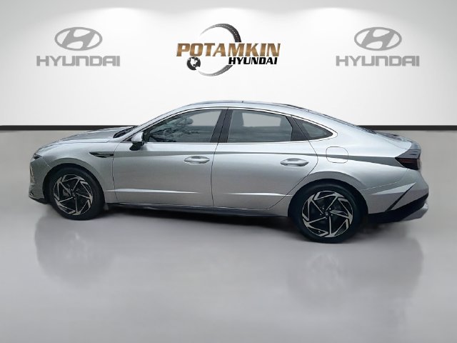 Used 2024 Hyundai Sonata SEL w/ Convenience Package FWD image 8