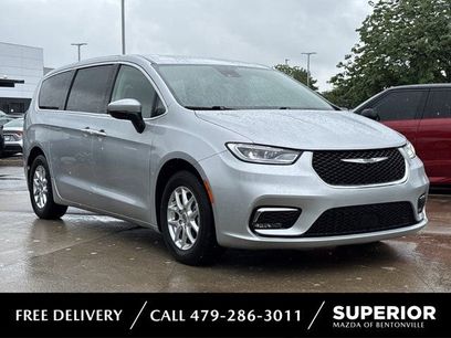 Used 2023 Chrysler Pacifica Touring-L