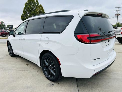 New 2026 Chrysler Pacifica Limited w/ S Appearance Package image 41
