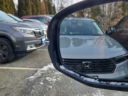 Used 2024 Honda HR-V Sport image 19