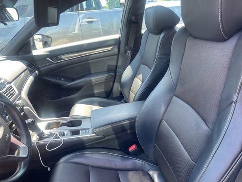 Used 2018 Honda Accord Sport image 4