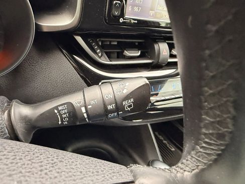 Used 2018 Toyota C-HR XLE FWD image 34