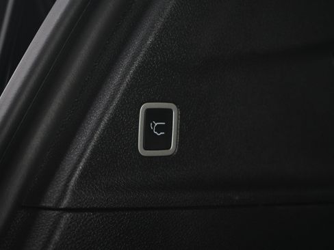 Used 2025 Chrysler Pacifica Select FWD image 20