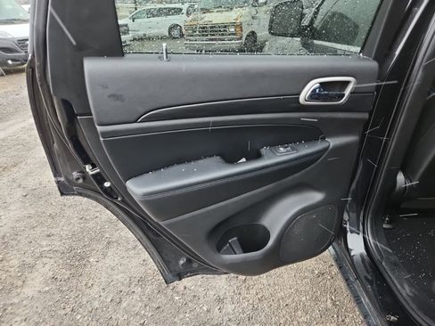 Certified 2020 Jeep Grand Cherokee Laredo w/ Quick Order Package 2BN North image 27