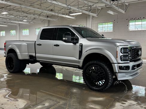 Used 2024 Ford F450 Platinum w/ Camper Package AWD/4WD image 36