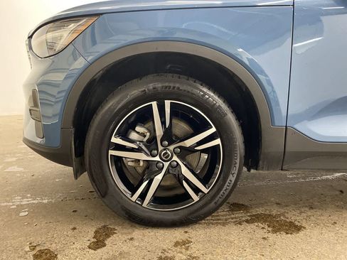 Used 2024 Volvo XC40 B5 Core image 12