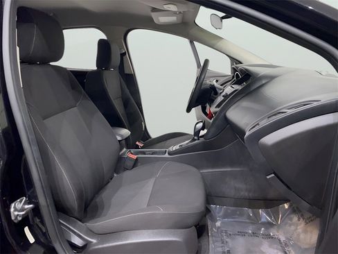Used 2015 Ford Focus SE image 11