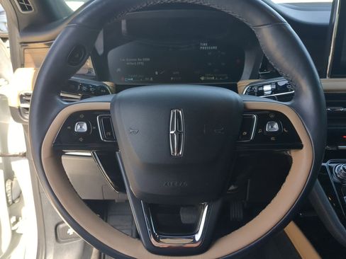 Used 2022 Lincoln Corsair Reserve w/ Luxury Package image 13