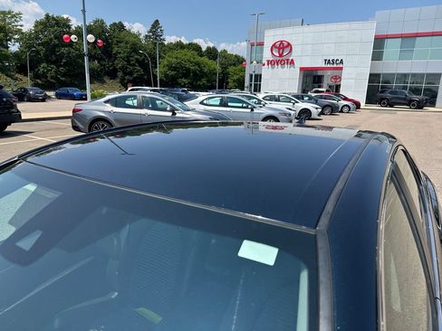 Used 2021 Toyota Camry SE w/ Cold Weather Package FWD image 44