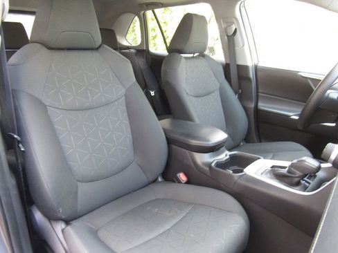 Used 2024 Toyota RAV4 XLE w/ Convenience Package image 19