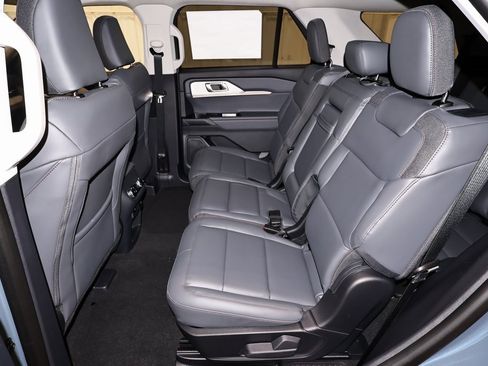 New 2026 Ford Explorer Active image 13