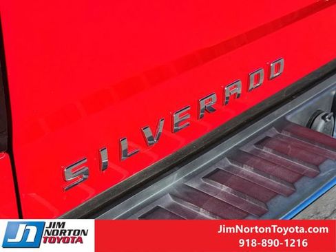 Used 2018 Chevrolet Silverado 1500 LT w/ Texas Edition image 13