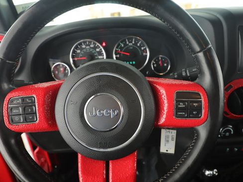 Used 2012 Jeep Wrangler Unlimited Sahara w/ Connectivity Group image 16