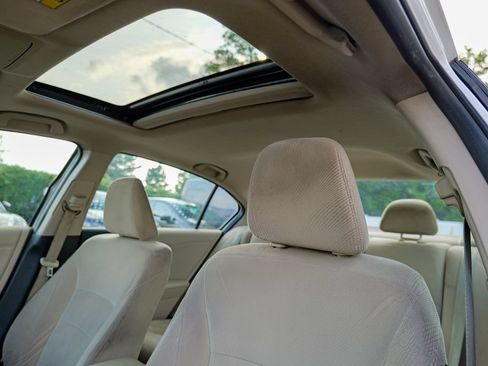 Used 2016 Honda Accord EX image 23