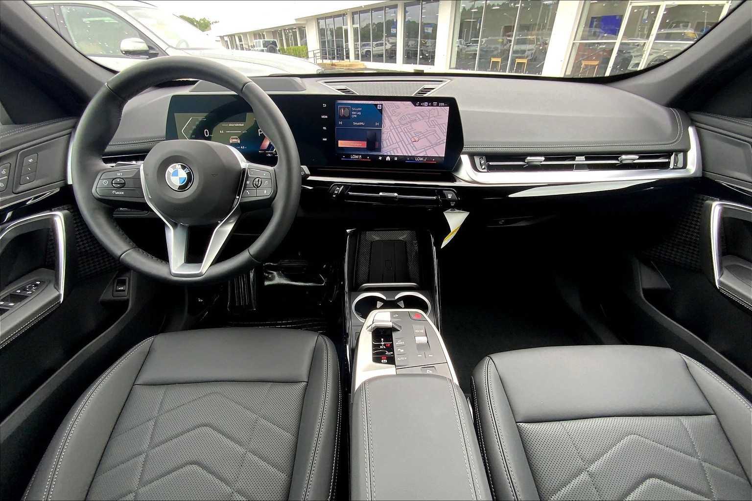 Used 2025 BMW X1 xDrive28i w/ Technology Package AWD/4WD image 5