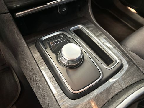 Used 2018 Chrysler 300 Touring w/ Sport Appearance Package image 28